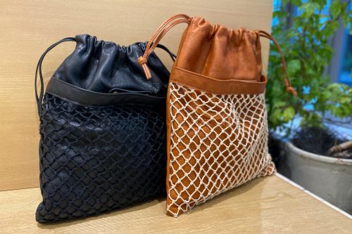 スタッフ愛用品 | SLOW - スロウ 公式サイト | 革製のバッグ、財布 等 ...