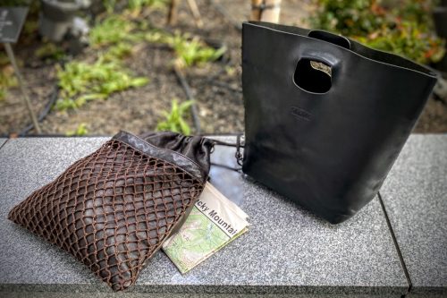 スタッフ愛用品 | SLOW - スロウ 公式サイト | 革製のバッグ、財布 等