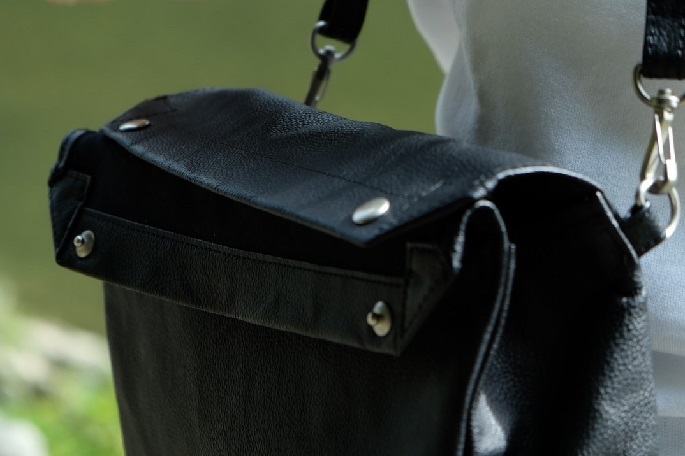 gasmask shoulder bag -styling sample- | SLOW - スロウ 公式サイト