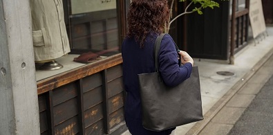 SLOW Recommended Tote