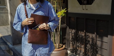 NEW CB flap shoulder bag